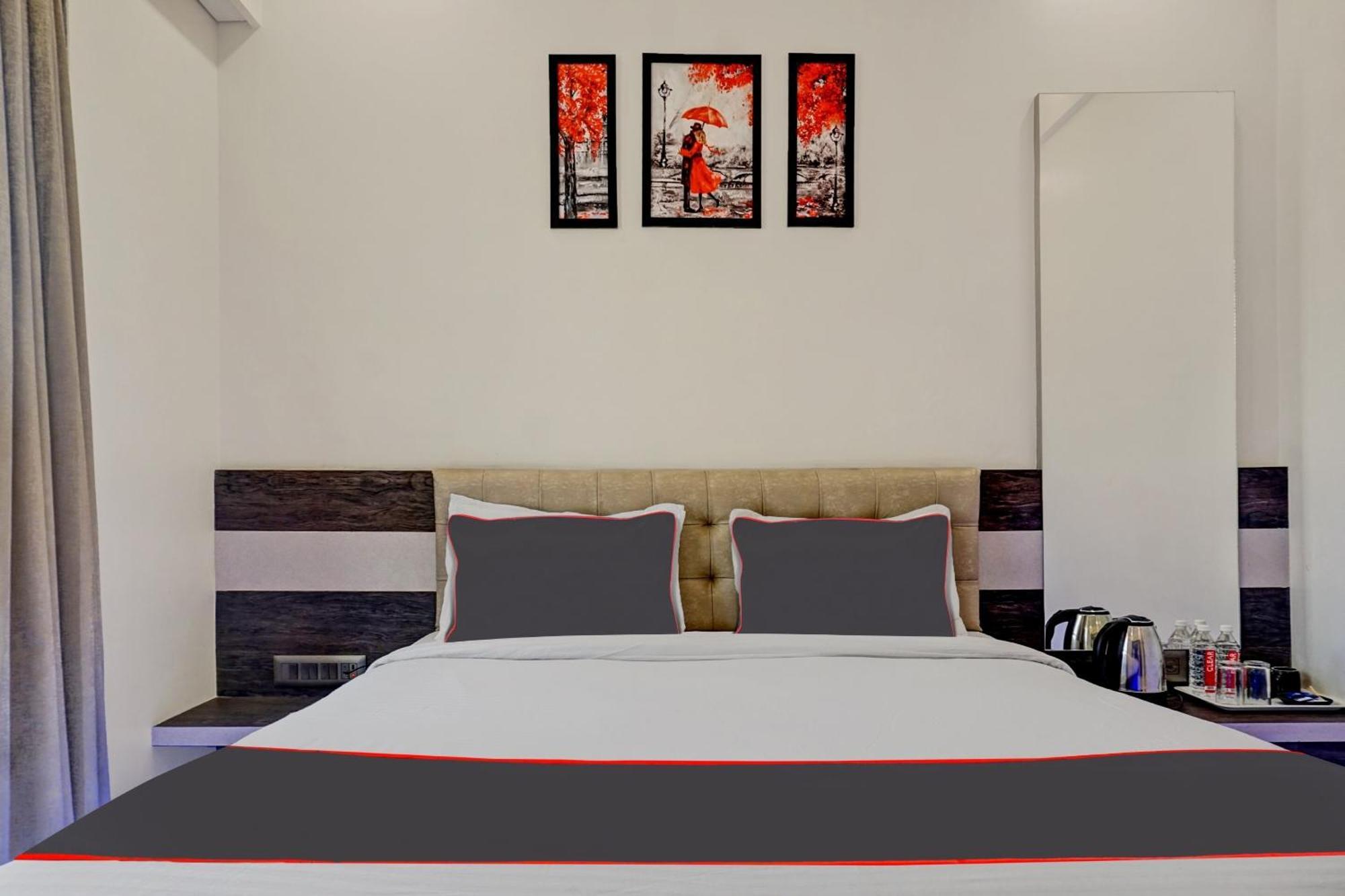 Super Townhouse Poona Royal Hotel Pimpri-Chinchwad Ngoại thất bức ảnh