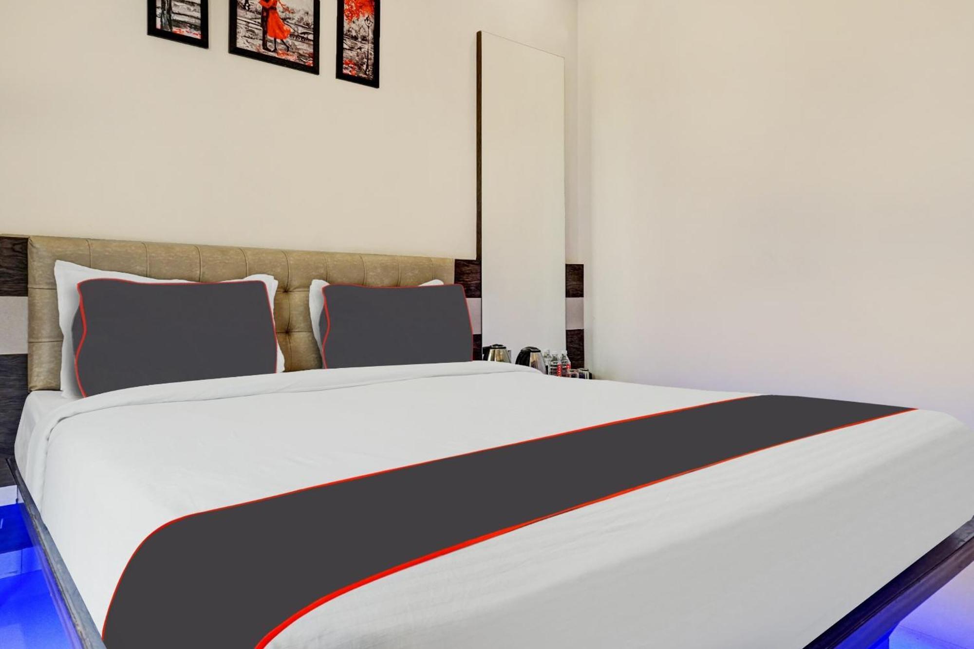 Super Townhouse Poona Royal Hotel Pimpri-Chinchwad Ngoại thất bức ảnh