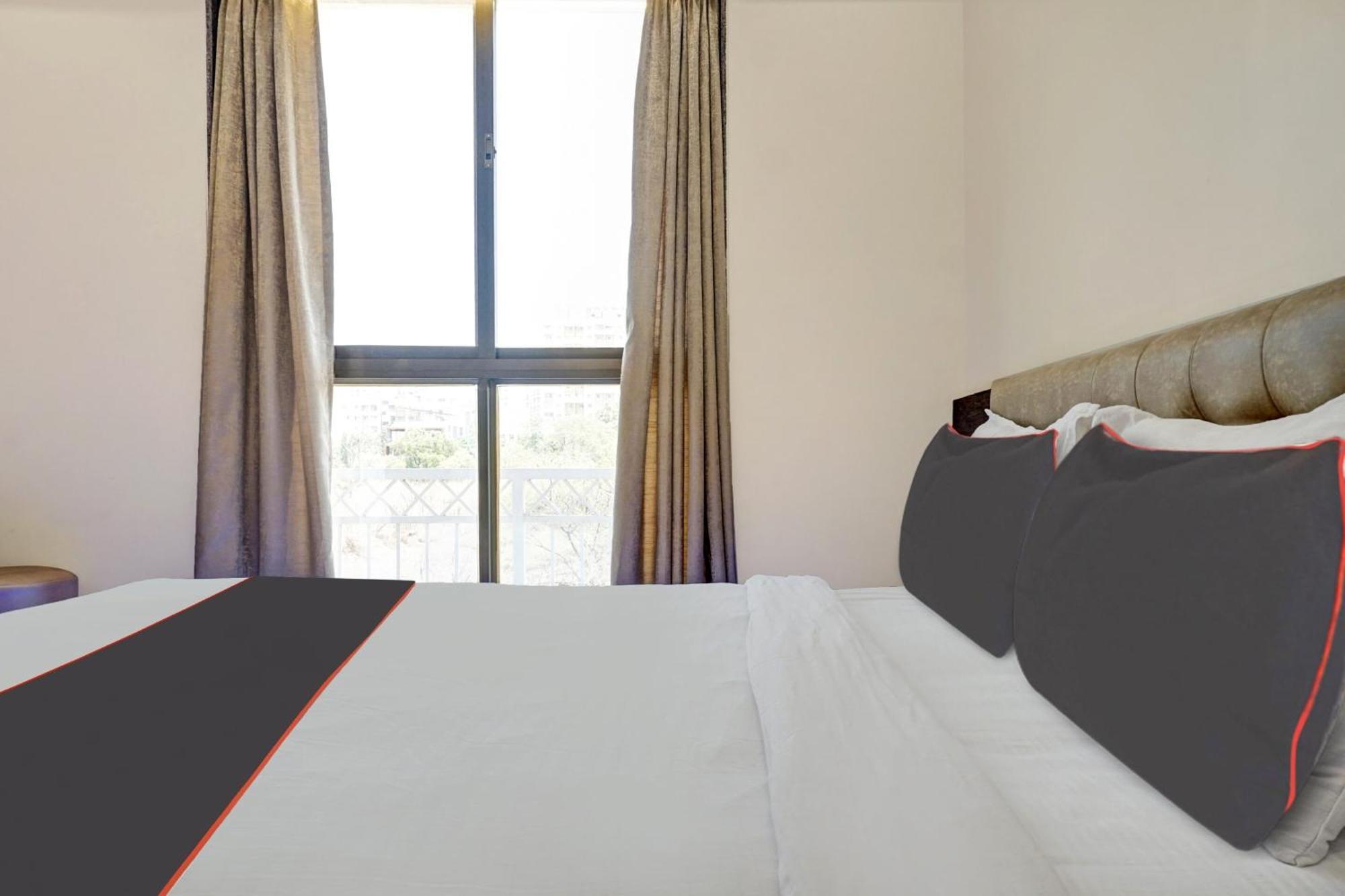 Super Townhouse Poona Royal Hotel Pimpri-Chinchwad Ngoại thất bức ảnh